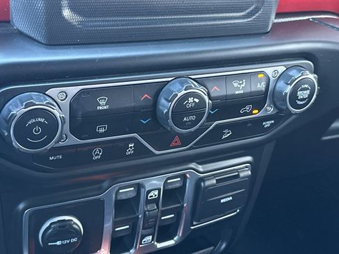 Used 2021 Jeep Wrangler Unlimited Rubicon image 32