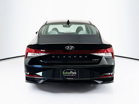 Used 2023 Hyundai Elantra Limited image 7
