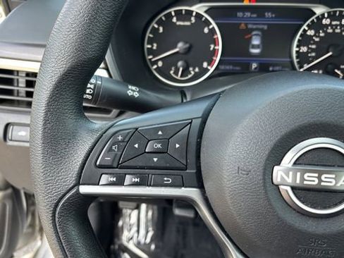 Used 2024 Nissan Altima 2.5 SV image 22