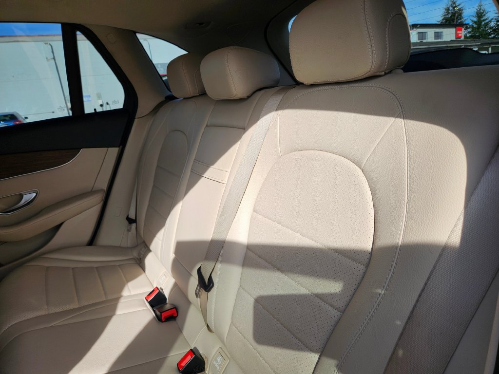Used 2022 Mercedes-Benz GLC 300 4MATIC image 17