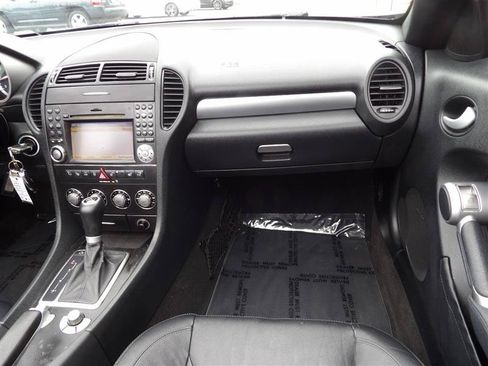 Used 2010 Mercedes-Benz SLK 300 image 24