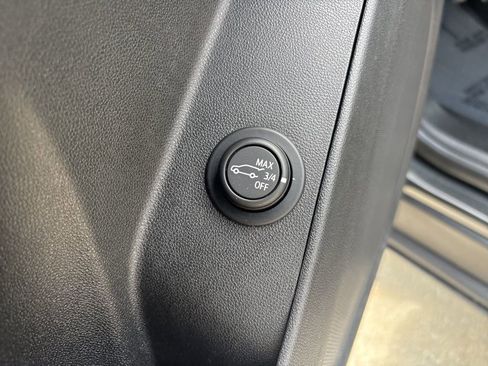 Used 2019 Chevrolet Equinox LT AWD/4WD image 15