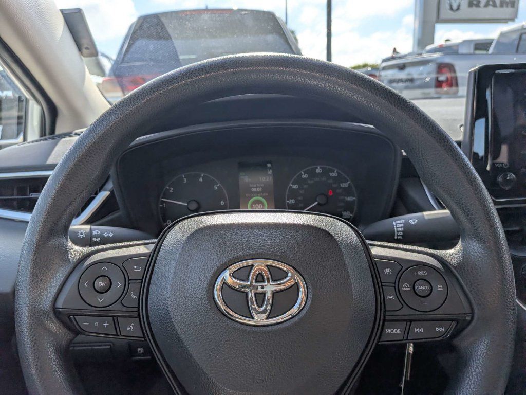Used 2024 Toyota Corolla LE FWD image 18