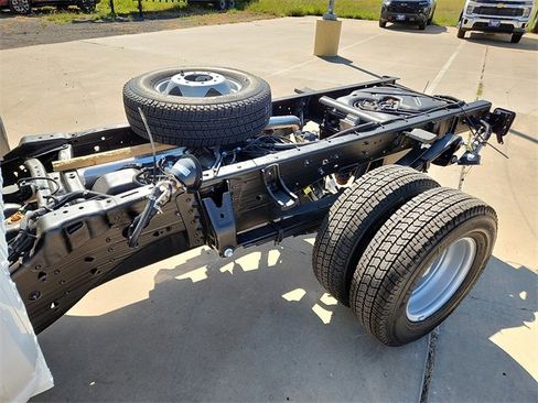 New 2026 GMC Sierra 3500 Pro image 9