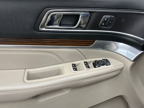 Used 2018 Ford Explorer Limited w/ Equipment Group 301A image 13