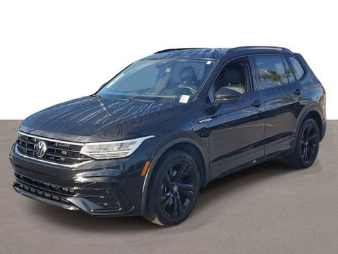 Certified 2023 Volkswagen Tiguan SE R-Line image 2