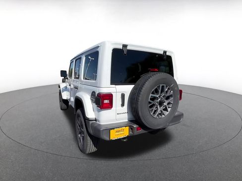 Used 2025 Jeep Wrangler Unlimited Sahara AWD/4WD image 11