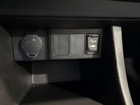 Used 2016 Toyota Corolla LE image 22