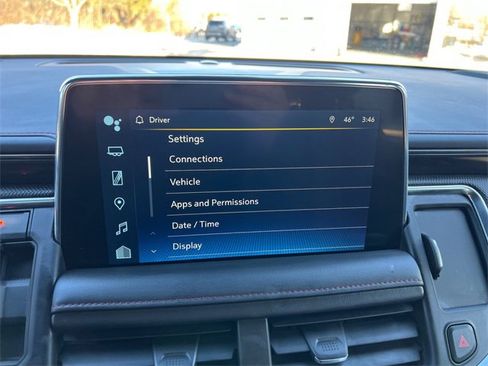 Used 2022 Chevrolet Suburban RST w/ Luxury Package image 25