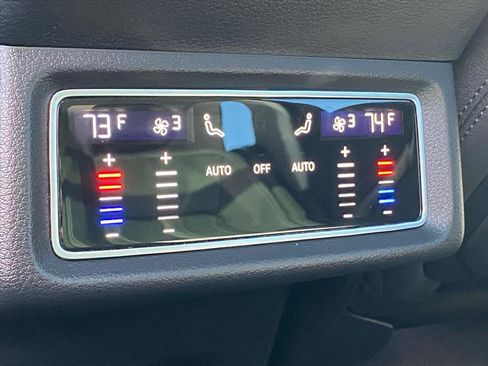 Used 2022 Audi e-tron Premium image 20