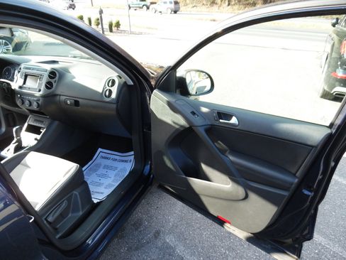 Used 2016 Volkswagen Tiguan S image 21