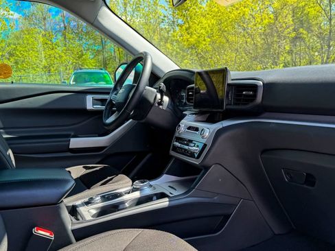 Certified 2023 Ford Explorer XLT AWD/4WD image 11