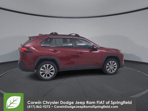 Used 2021 Toyota RAV4 XLE Premium AWD/4WD image 16