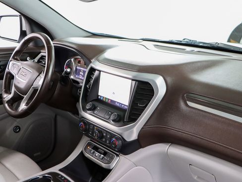 Used 2023 GMC Acadia SLT image 27