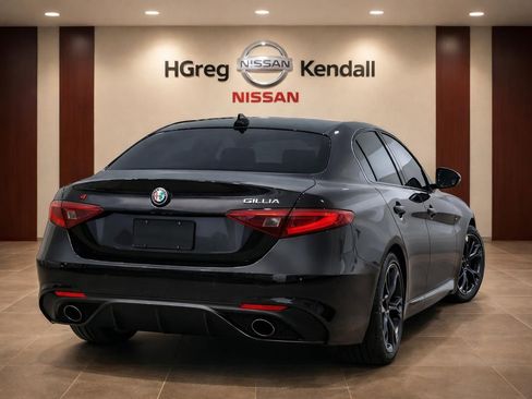 Used 2020 Alfa Romeo Giulia Ti Sport w/ Quick Order Package 22S Sport AWD/4WD image 6