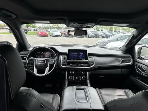 Used 2021 GMC Yukon XL SLT w/ SLT Luxury Plus Package AWD/4WD image 21