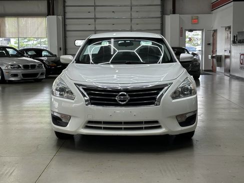Used 2014 Nissan Altima 2.5 S w/ Display Audio Package image 6