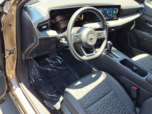 New 2026 Nissan Kicks SV FWD image 2