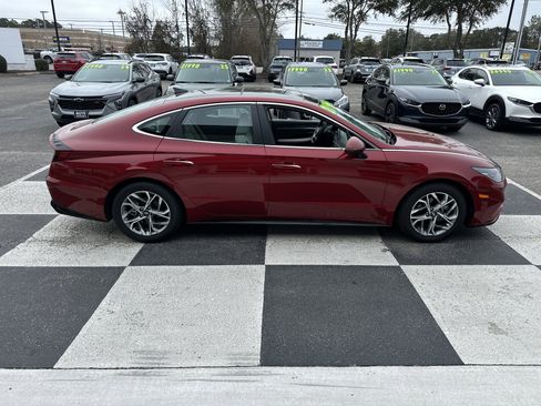 Used 2023 Hyundai Sonata SEL w/ Convenience Package image 3