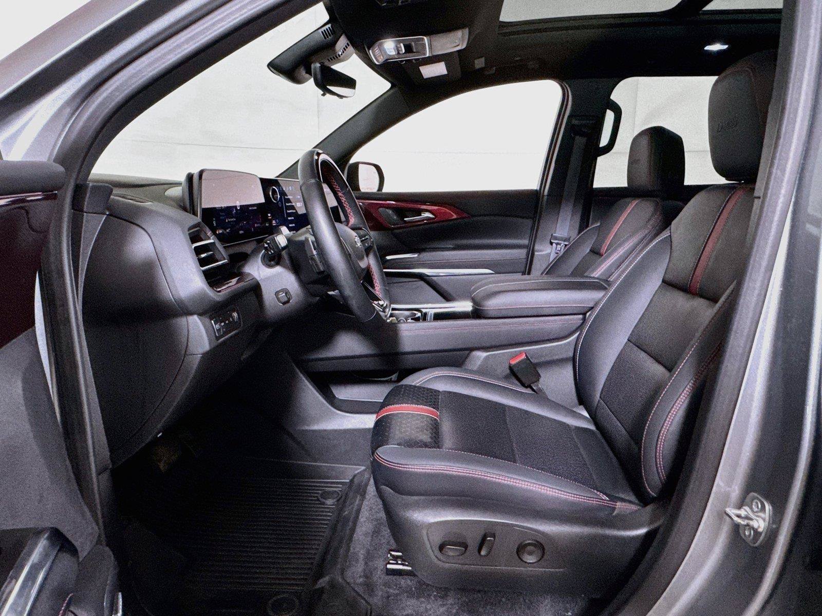 Certified 2025 Chevrolet Traverse RS w/ LPO, Floor Liner Package AWD/4WD image 20