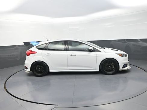 Used 2018 Ford Focus ST image 21
