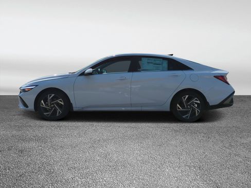 New 2025 Hyundai Elantra SEL w/ Cargo Package image 6