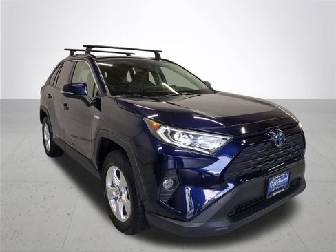Used 2019 Toyota RAV4 XLE w/ Convenience Package AWD/4WD image 4