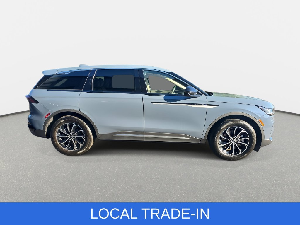 Used 2025 Lincoln Nautilus Premier w/ Equipment Group 102A AWD/4WD image 4