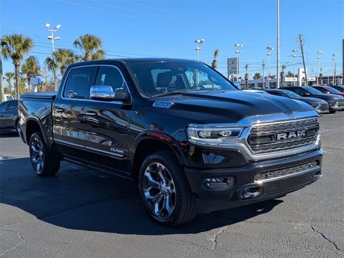 Used 2022 RAM 1500 Limited w/ Body Color Bumper Group image 3