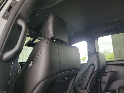 New 2026 Chrysler Pacifica Select image 10