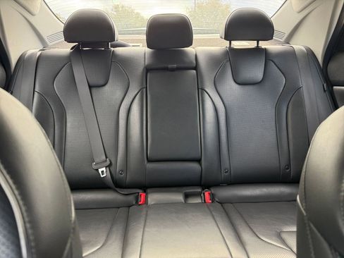 Used 2025 Hyundai Elantra Limited image 39