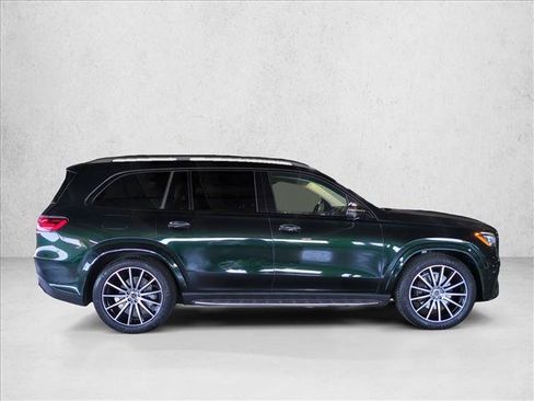 Used 2024 Mercedes-Benz GLS 580 4MATIC image 4