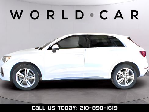 Used 2020 Audi Q3 2.0T Premium w/ Convenience Package AWD/4WD image 4