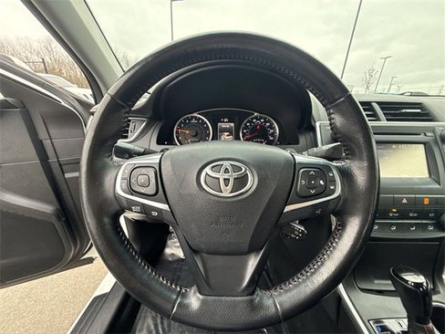 Used 2016 Toyota Camry SE image 14