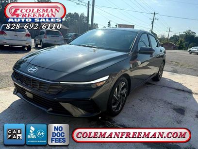 Used 2024 Hyundai Elantra SEL w/ Convenience Package