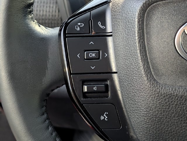 Used 2024 Toyota bZ4X FWD image 23