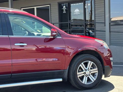 Used 2016 Chevrolet Traverse LT AWD/4WD image 3