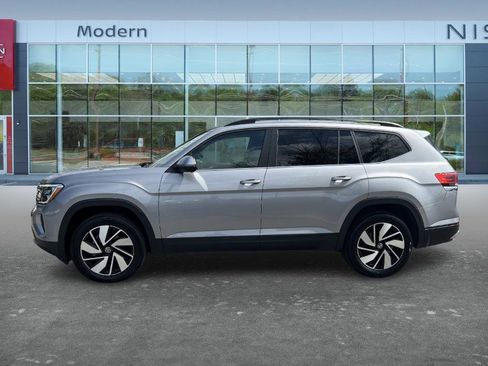 Used 2025 Volkswagen Atlas SE FWD image 8
