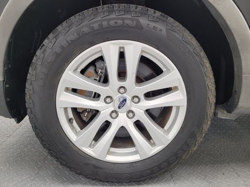 Used 2018 Ford Explorer XLT w/ Equipment Group 201A AWD/4WD image 31