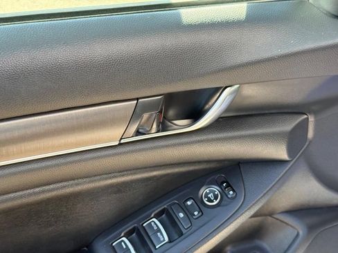 Used 2019 Honda Accord LX image 18