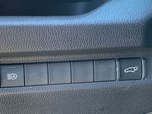 Used 2025 Toyota RAV4 XLE image 23