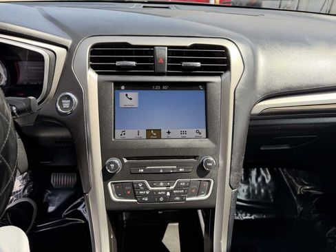 Used 2018 Ford Fusion Energi SE FWD image 25