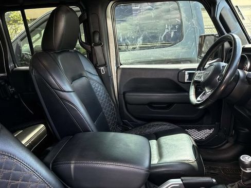 Used 2020 Jeep Wrangler Unlimited Sahara AWD/4WD image 8