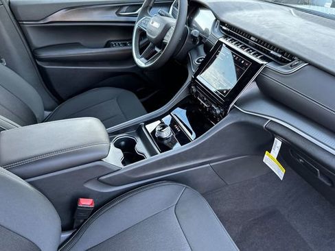 New 2025 Jeep Grand Cherokee Laredo X image 17