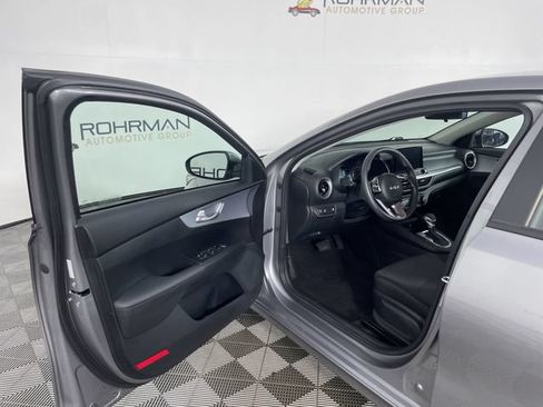 Used 2024 Kia Forte LXS w/ LXS Technology Package FWD image 18