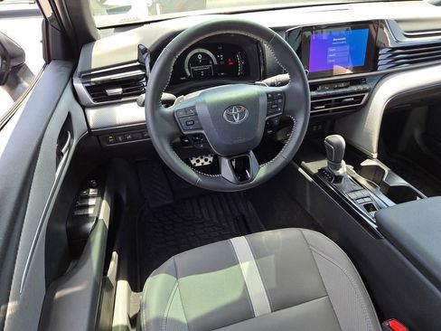 Used 2026 Toyota Camry SE FWD image 7