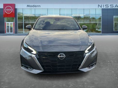 Certified 2023 Nissan Altima 2.5 SV image 2