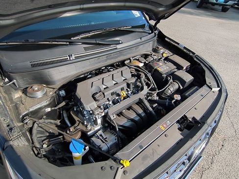 Used 2025 Hyundai Venue SEL image 29