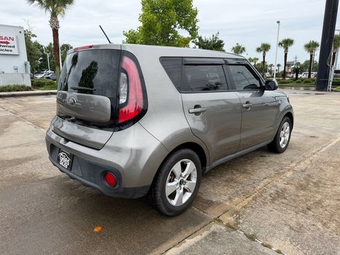 Used 2018 Kia Soul w/ Convenience Package FWD image 5