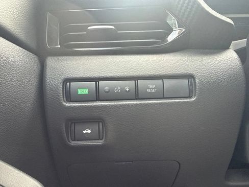 Used 2025 Nissan Sentra SV w/ All-Weather Package FWD image 13